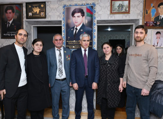 Heydər Əliyev Fondunun vitse-prezidenti Leyla Əliyeva və Alena Əliyeva Gəncə Memorial Kompleksini və Milli Qəhrəman Natiq Qasımovun ailəsini ziyarət ediblər