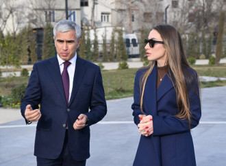 Heydər Əliyev Fondunun vitse-prezidenti Leyla Əliyeva və Alena Əliyeva Gəncə Memorial Kompleksini və Milli Qəhrəman Natiq Qasımovun ailəsini ziyarət ediblər