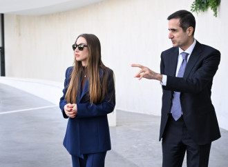 Heydər Əliyev Fondunun vitse-prezidenti Leyla Əliyeva və Alena Əliyeva Gəncə Memorial Kompleksini və Milli Qəhrəman Natiq Qasımovun ailəsini ziyarət ediblər