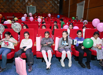 Heydər Əliyev Fondunun vitse-prezidenti Leyla Əliyeva və Alena Əliyeva Gəncə Dövlət Dram Teatrında “İsi və Piti” animasiya serialının premyerasında olublar