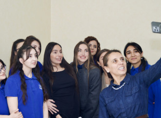 Heydər Əliyev Fondunun vitse-prezidenti Leyla Əliyeva və Alena Əliyeva Gəncə Autizm Mərkəzi ilə tanış olublar