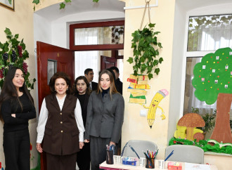 Heydər Əliyev Fondunun vitse-prezidenti Leyla Əliyeva və Alena Əliyeva Gəncə şəhər 45 nömrəli xüsusi ümumtəhsil məktəbində olublar