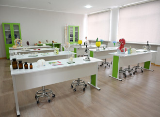 Heydər Əliyev Fondunun vitse-prezidenti Leyla Əliyeva və Alena Əliyeva Gəncədə STEAM mərkəzində və 37 nömrəli tam orta məktəbdə olublar