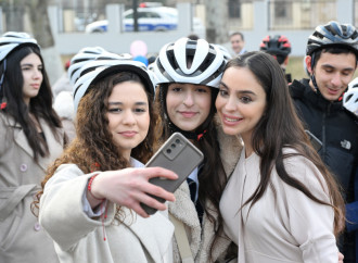 Heydər Əliyev Fondunun vitse-prezidenti Leyla Əliyeva və Alena Əliyeva Gəncədə STEAM mərkəzində və 37 nömrəli tam orta məktəbdə olublar