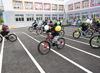 Heydər Əliyev Fondunun vitse-prezidenti Leyla Əliyeva və Alena Əliyeva Gəncədə STEAM mərkəzində və 37 nömrəli tam orta məktəbdə olublar