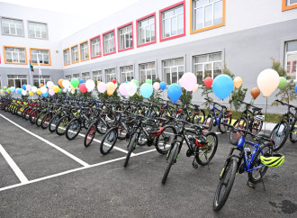 Heydər Əliyev Fondunun vitse-prezidenti Leyla Əliyeva və Alena Əliyeva Gəncədə STEAM mərkəzində və 37 nömrəli tam orta məktəbdə olublar