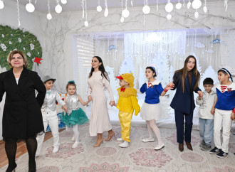 Heydər Əliyev Fondunun vitse-prezidenti Leyla Əliyeva və Alena Əliyeva Gəncədə uşaq evində olublar