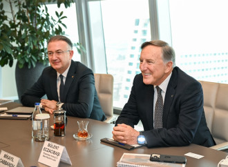 Eczacıbaşı Holdingin İdarə Heyətinin sədri ilə görüş keçirilib