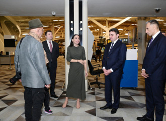 Leyla Əliyeva Bakıda dünyaşöhrətli fotojurnalist Reza Deqatinin “Yüksələn işıq” sərgisini ziyarət edib