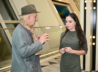 Leyla Əliyeva Bakıda dünyaşöhrətli fotojurnalist Reza Deqatinin “Yüksələn işıq” sərgisini ziyarət edib