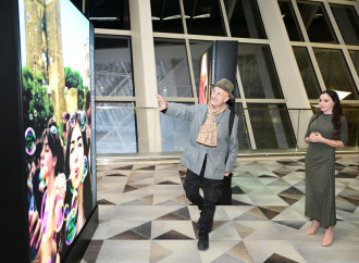 Leyla Əliyeva Bakıda dünyaşöhrətli fotojurnalist Reza Deqatinin “Yüksələn işıq” sərgisini ziyarət edib