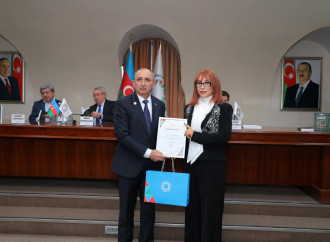 “Bir Elin Manifesti” müsabiqəsinin qalibləri mükafatlandırıldı