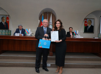 “Bir Elin Manifesti” müsabiqəsinin qalibləri mükafatlandırıldı