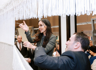 Heydər Əliyev Fondunun vitse-prezidenti Leyla Əliyeva Şuşa məscidi üçün hazırlanan dairəvi əl xalçasının kəsilməsi mərasimində iştirak edib