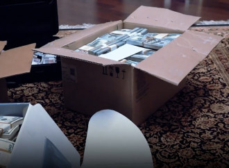 Ramiz Mehdiyevin evindən görüntülər – Pullar belə aşkarlanıb