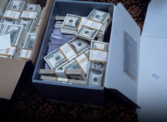 Ramiz Mehdiyevin evindən görüntülər – Pullar belə aşkarlanıb