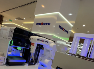 Bakıda texnoloji yenilik: "Crescent Mall"da ilk "RoboCafe" açıldı