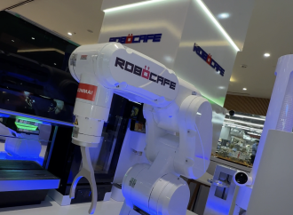 Bakıda texnoloji yenilik: "Crescent Mall"da ilk "RoboCafe" açıldı
