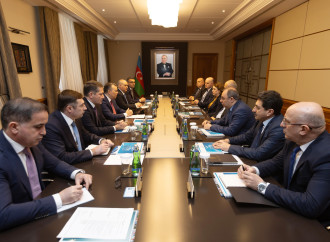Maliyyə naziri Sahil Babayev İctimai şura üzvləri ilə görüşüb
