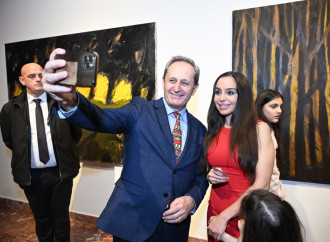 Heydər Əliyev Fondunun vitse-prezidenti Leyla Əliyeva və Bakı Media Mərkəzinin rəhbəri Arzu Əliyeva Tiranada MAMA “Ana təbiət” beynəlxalq incəsənət sərgisinin açılışında iştirak ediblər