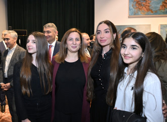 Heydər Əliyev Fondunun vitse-prezidenti Leyla Əliyeva və Bakı Media Mərkəzinin rəhbəri Arzu Əliyeva Tiranada MAMA “Ana təbiət” beynəlxalq incəsənət sərgisinin açılışında iştirak ediblər