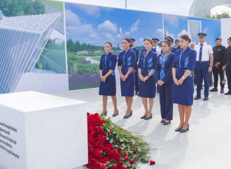 Azərbaycan Hava Yolları QSC-nin rəhbərliyi və kollektivi şəhidlərin əziz xatirəsini yad edib