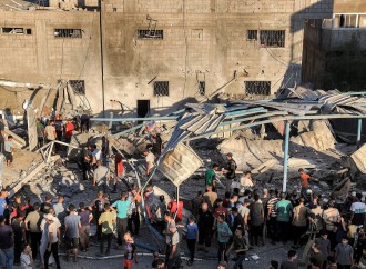 İsrail ordusu məktəbdə mülki insanları hədəfə alıb