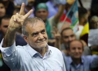 İranda prezidentliyə namizəd Mesud Pezeşkianın reytinqi 33%-ə qalxıb