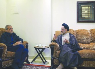 İran məhkəməsi Pezeşkiandan rejimə uyğun hökumət qurmağı tələb edir