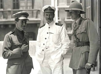 Tomas Edvard Lourens kimdir?