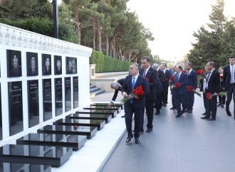 Türk Dövlətləri Təşkilatına üzv ölkələrin səhiyyə nazirləri Ümummilli Lider Heydər Əliyevin məzarını, Şəhidlər xiyabanını və “Türk şəhidliyi” abidəsini ziyarət ediblər