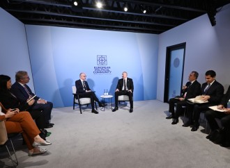 Prezident İlham Əliyev İsveçrə Konfederasiyasının Prezidenti Viola Amher ilə söhbət edib