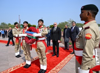 Prezident İlham Əliyev İslamabadda milli abidəni ziyarət edib