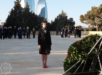 Çexiya parlamentinin Deputatlar Palatasının sədri Ulu Öndərin məzarını və Şəhidlər xiyabanını ziyarət edib