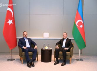 Azərbaycan və Türkiyə XİN rəhbərləri regional və beynəlxalq əməkdaşlığı müzakirə ediblər