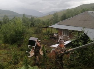 İsmayıllıda torpaq sürüşməsi baş verən ərazidə evlərin sakinləri köçürülür