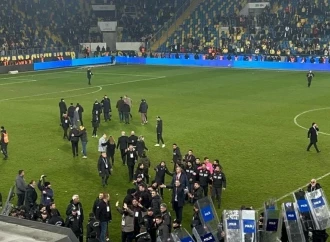 Türkiyədə bütün oyunlar təxirə salınıb