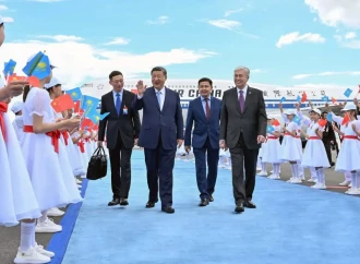 Çin Prezidenti Qazaxıstana rəsmi səfər edib