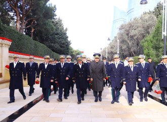 Prokurorluq əməkdaşları Şəhidlər xiyabanını ziyarət edib