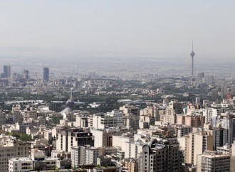 İranda isti hava səbəbindən elektrik istifadəsi rekord həddə çatıb