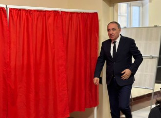 Baş prokuror səsvermə hüququndan istifadə edib