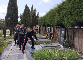 Silahlı Qüvvələr Günü münasibətilə Ulu Öndərin və şəhidlərimizin məzarları ziyarət olunub