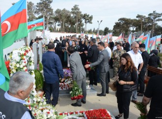 Antiterror əməliyyatlarında şəhid olan hərbi qulluqçuların məzarları ziyarət edilir